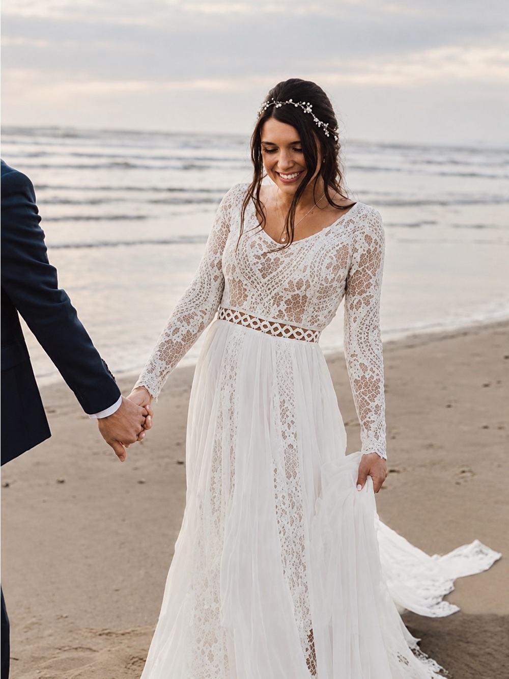 Elegant White Lace Long-Sleeve Bridal Dress